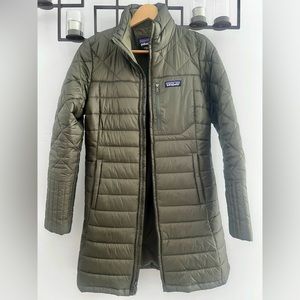 Patagonia insulated olive green puffer in size Small